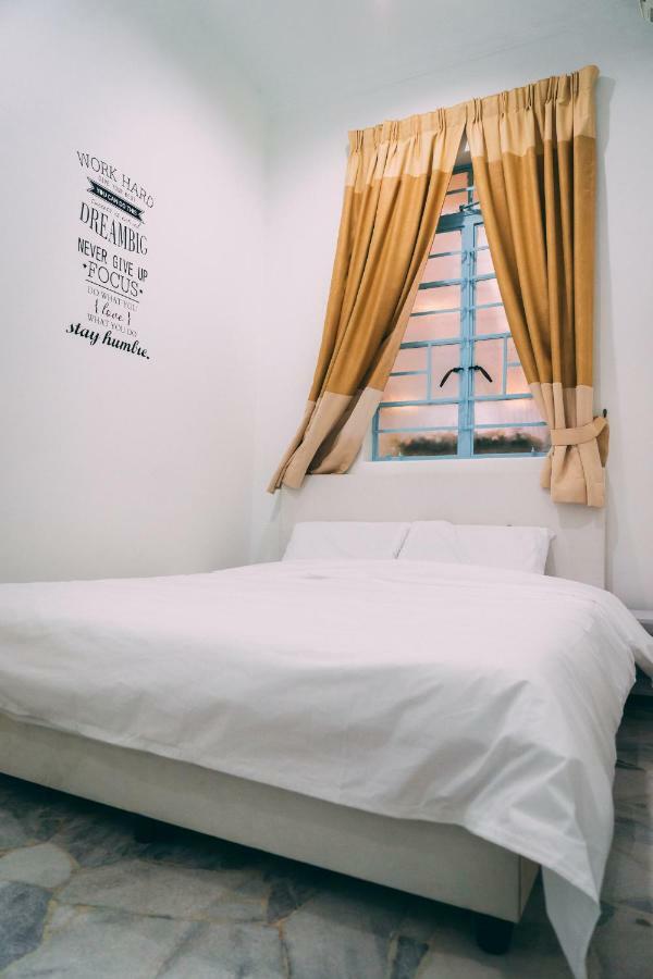 Goodnite Hogwarts Hotell George Town Eksteriør bilde